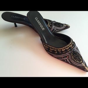 Classique Ladies 7-1/2M Slides-Black with Beads